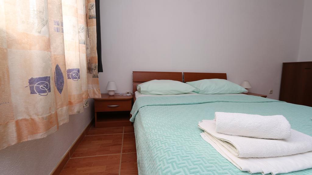 Apartments Antoneta Makarska Exterior photo